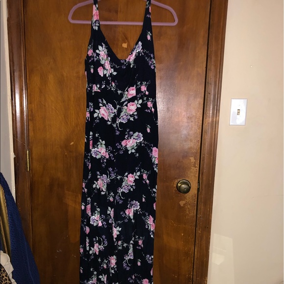 ModCloth Floral jumpsuit  💕🔥 - Picture 2 of 4